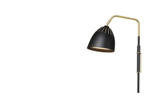 Lean Wall Light